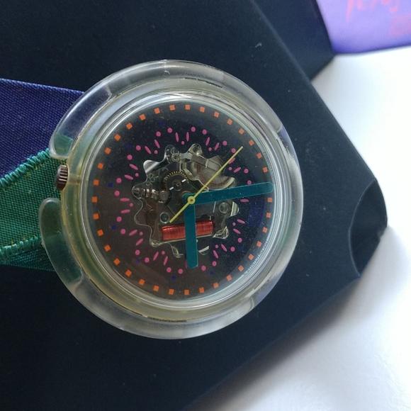 1992 Special Edition Swatch Watch PWZ103 Verushka main image 5